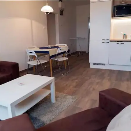Spacious With Amazing Castle View Apartman *