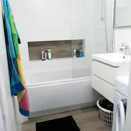 Spacious With Amazing Castle View Apartman
